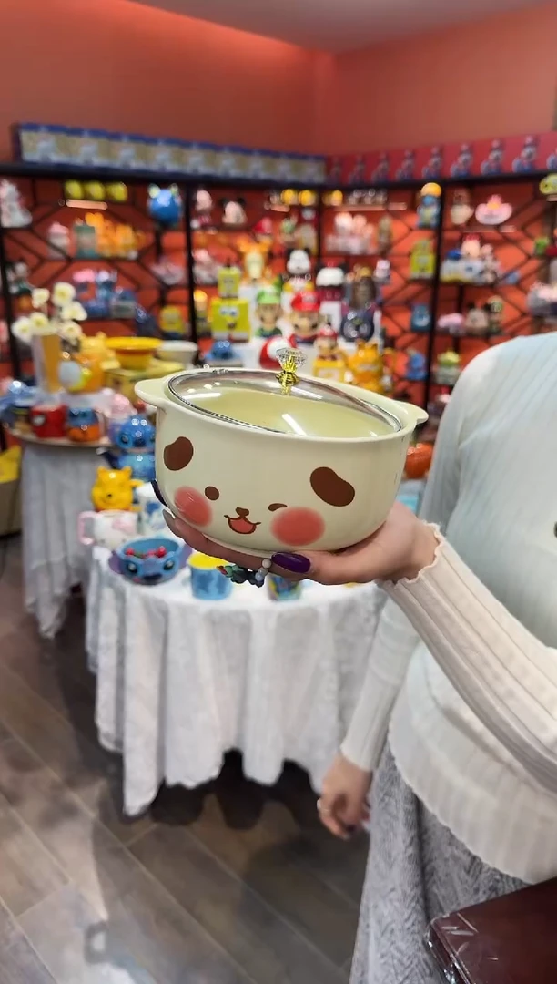 瓷片@@腮红小狗带盖陶瓷面碗（微瑕)