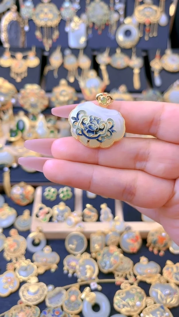 【闪购商品】和田玉吊坠银S925镀金镶嵌莲花双面如意锁吊坠