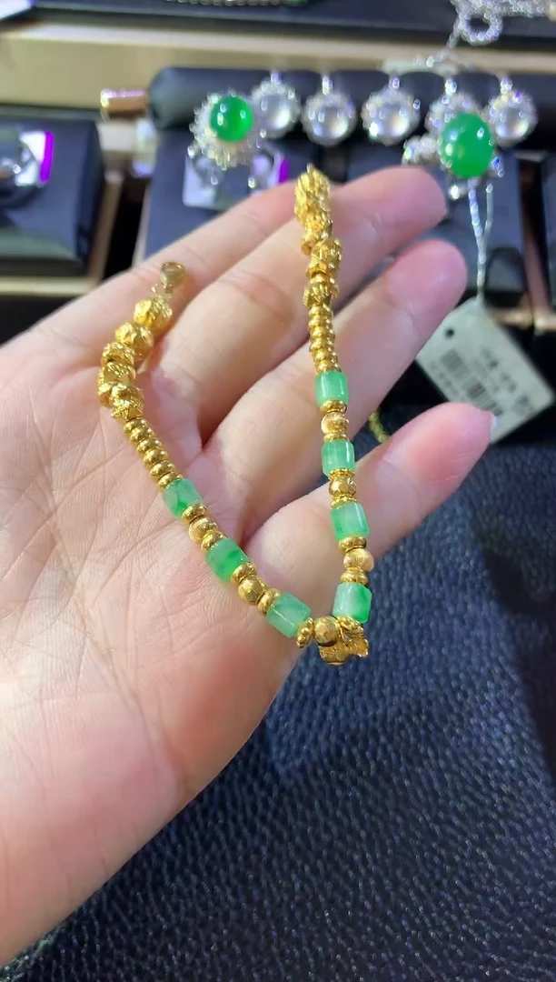 18K金镶嵌手链翡翠A70