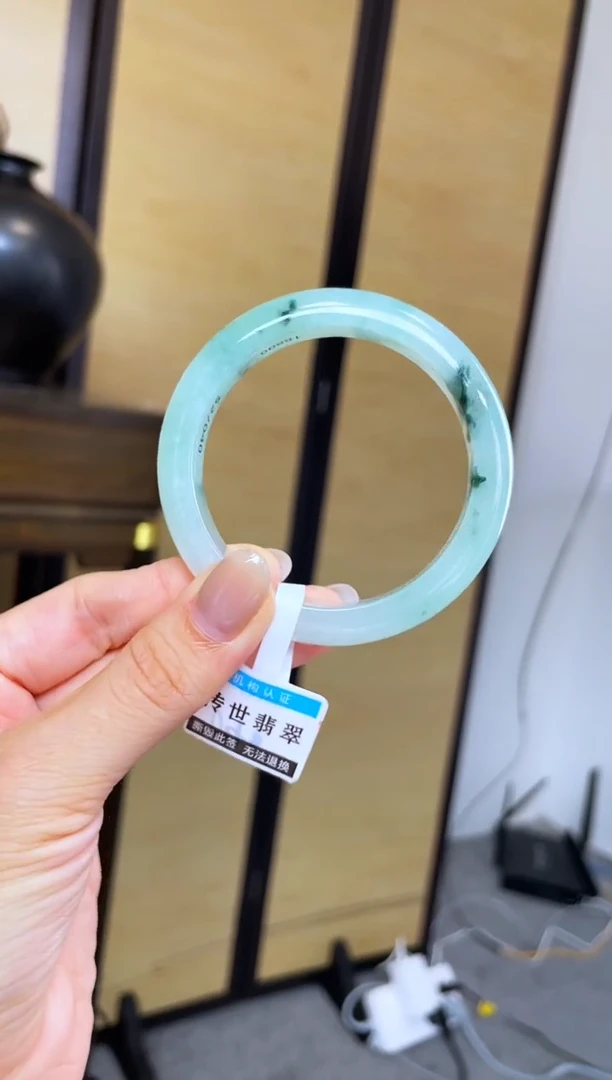 未镶嵌手镯翡翠退货标签需完好-040