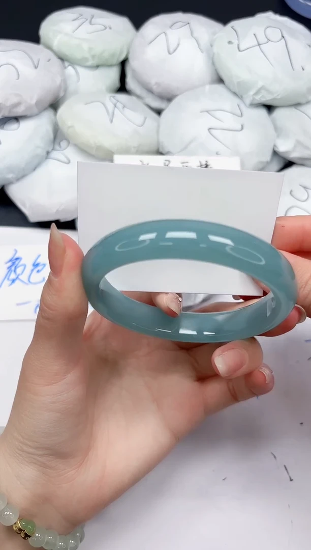 未镶嵌手镯石英质玉A137/6465