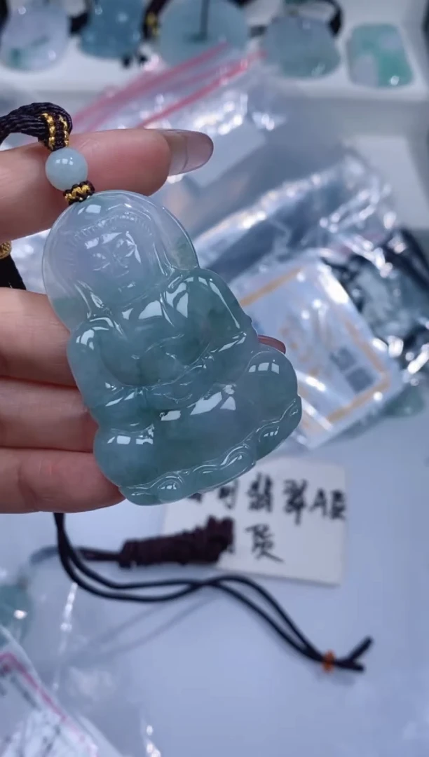 颈饰未镶嵌翡翠吊坠