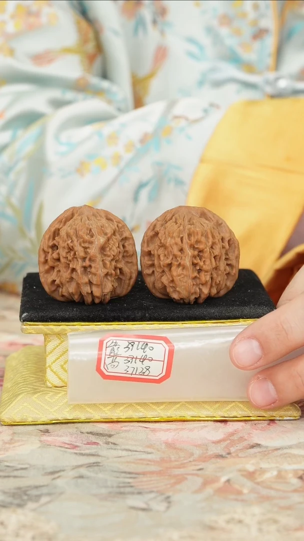 【闪购商品】文玩核桃把件一代楼反油