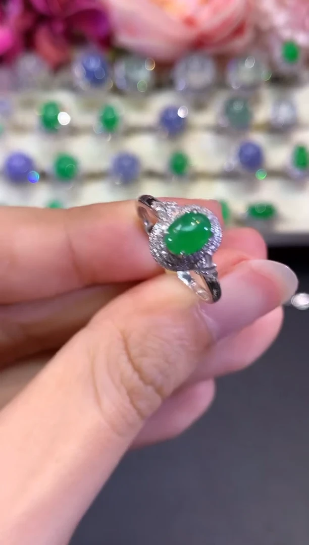 18K金镶嵌戒指翡翠B19