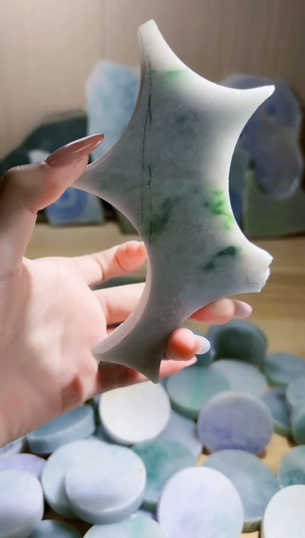 翡翠未镶嵌颈饰翡翠A货 温谭099