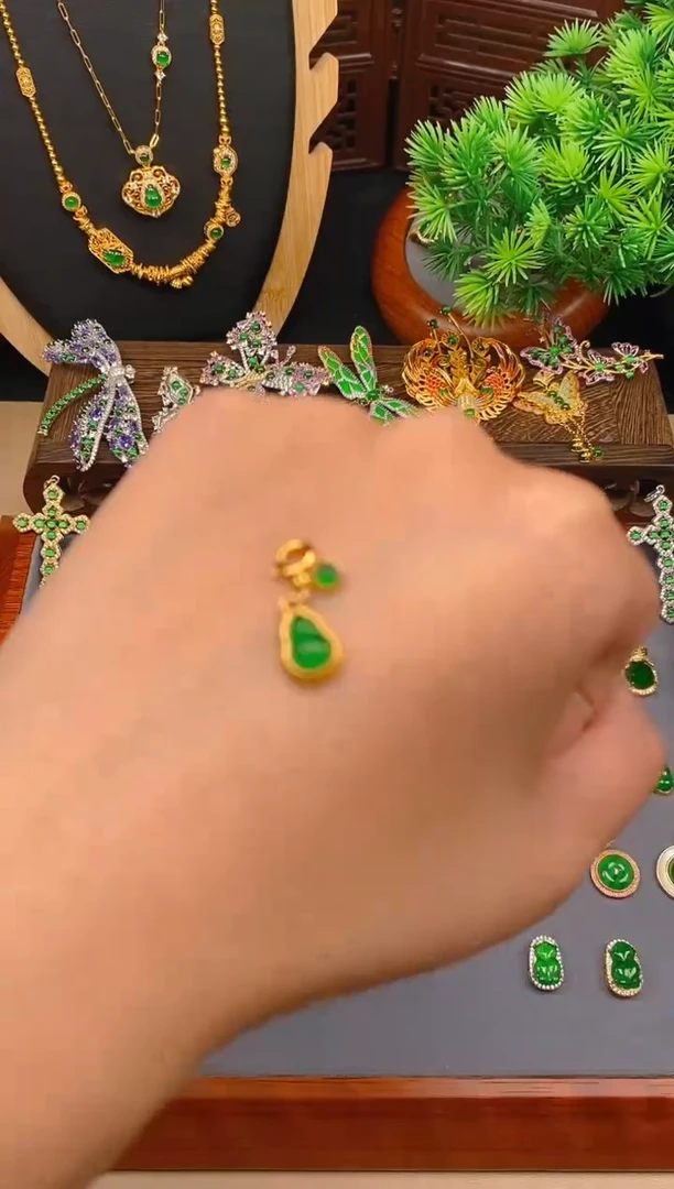 【闪购商品】翡翠吊坠(不含链)银S925镶嵌蛋面葫芦万能扣