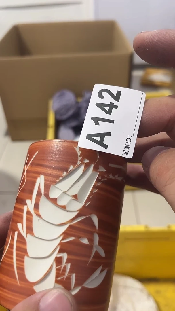 紫砂瓷器水杯一物一拍自**功瓷器水杯一物一拍