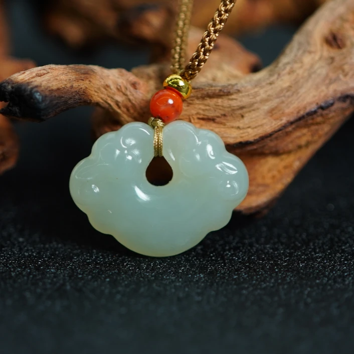 和田玉如意锁吊坠 BV110401