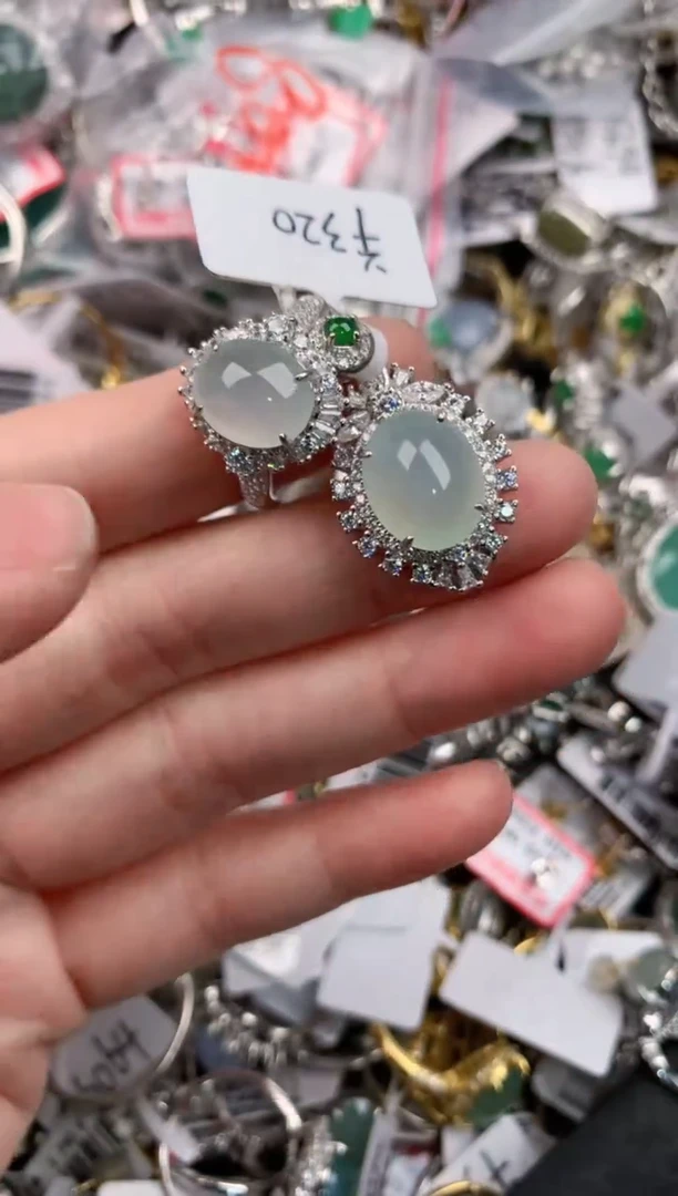 银S925镶嵌戒指翡翠777           8