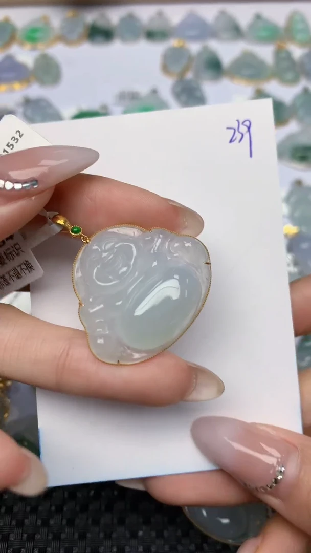 【闪购商品】翡翠颈饰18K金镶嵌天然翡翠a货