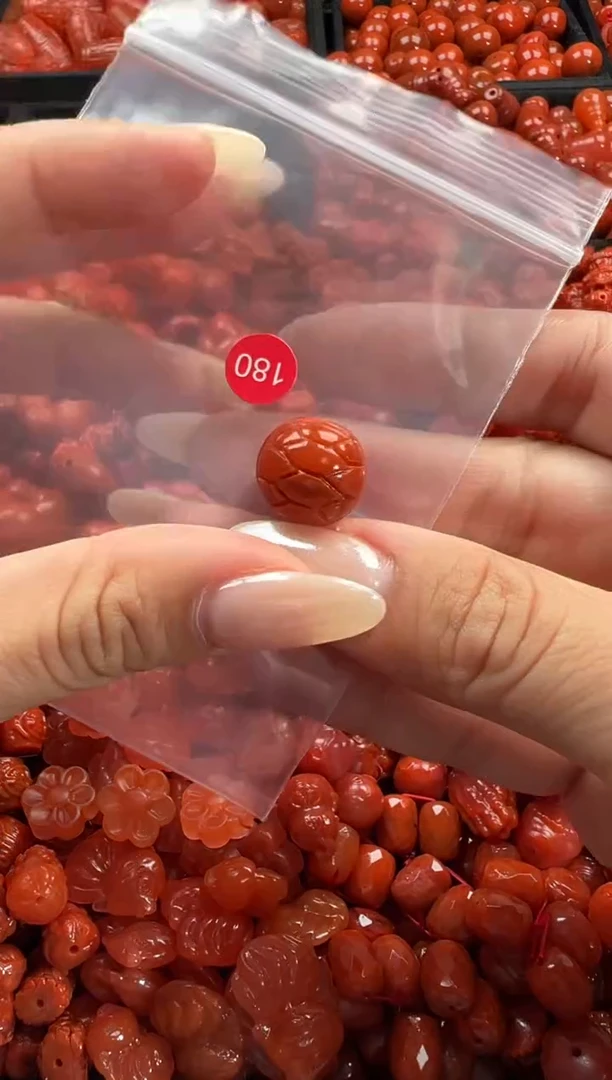 颈饰未镶嵌南红玛瑙1