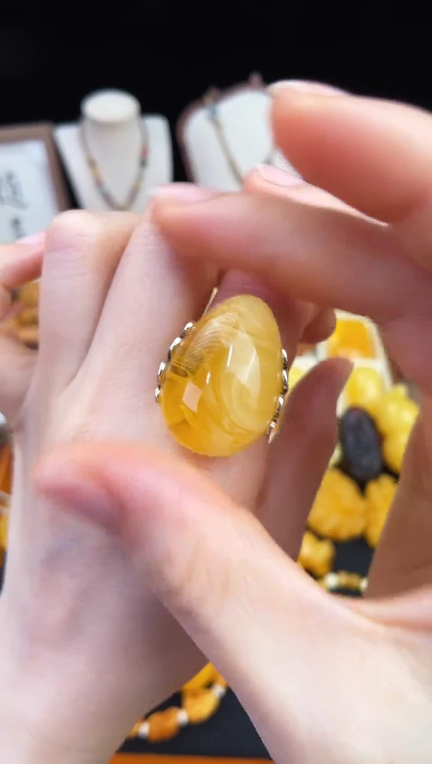 琥珀未镶嵌珠宝奇石柒月