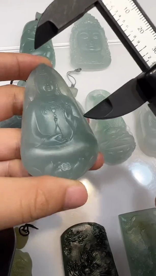 未镶嵌定制翡翠素衣