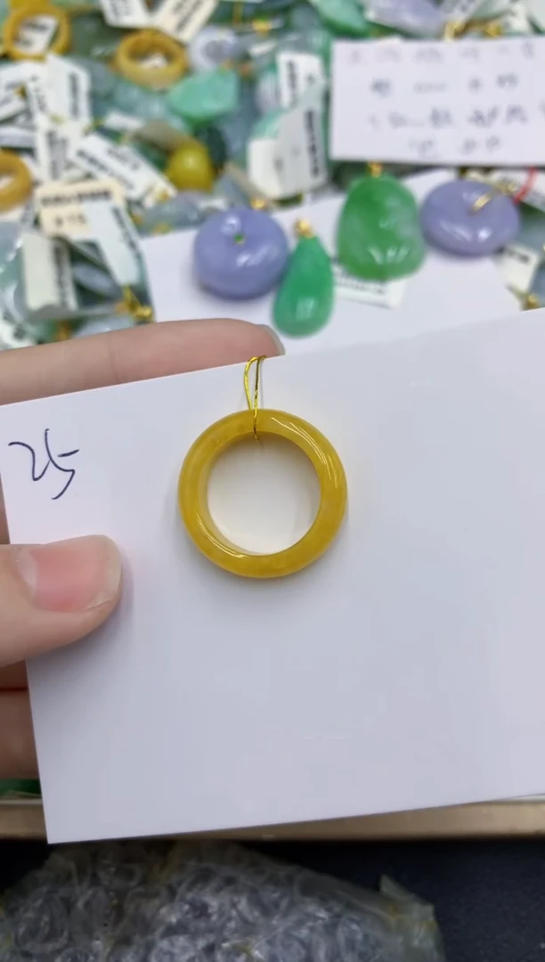 颈饰未镶嵌翡翠 翡翠