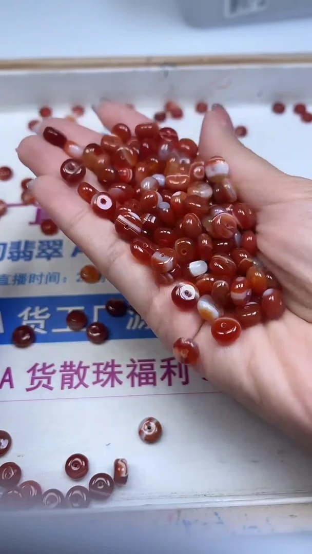 未镶嵌散珠南红玛瑙B1187 红 缠丝玛瑙 算盘8*5mm20个9.9元