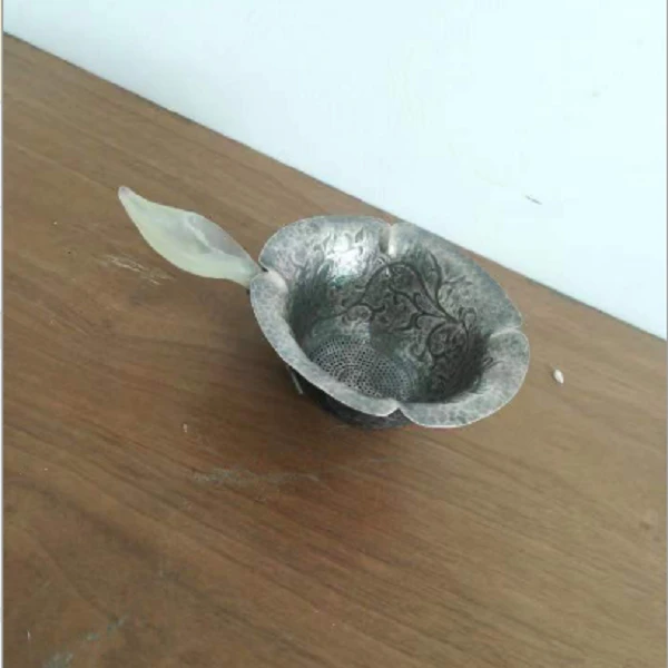 FN 荷叶玉把熏银卷草花朵形滤网 FNN4086