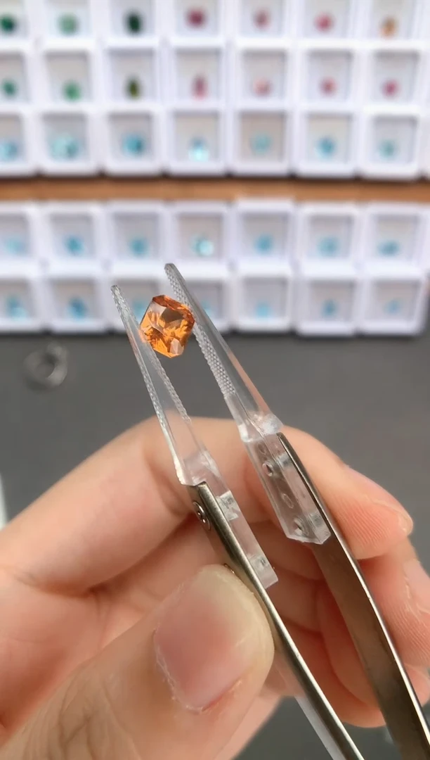 未镶嵌裸石定制石榴石1.55ct