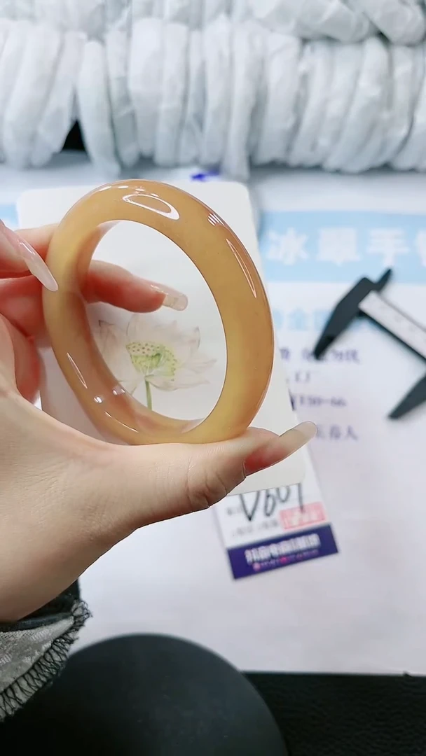 【闪购商品】石英质玉手镯未镶嵌 多样性发货V607