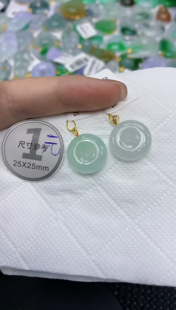 翡翠18K金镶嵌颈饰11111111
