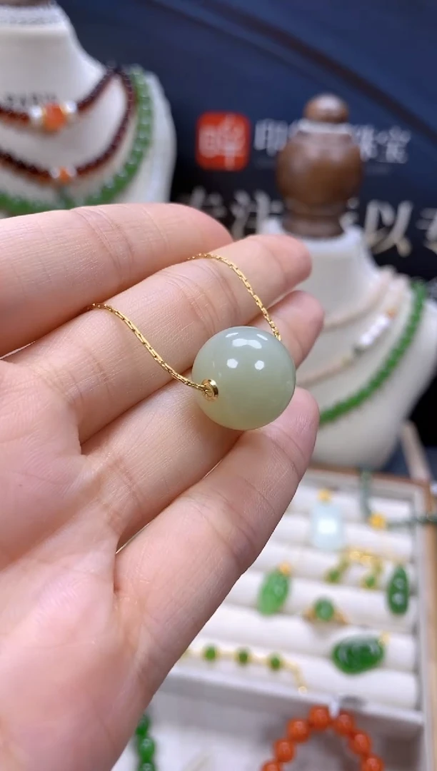 和田玉18K金镶嵌颈饰cg