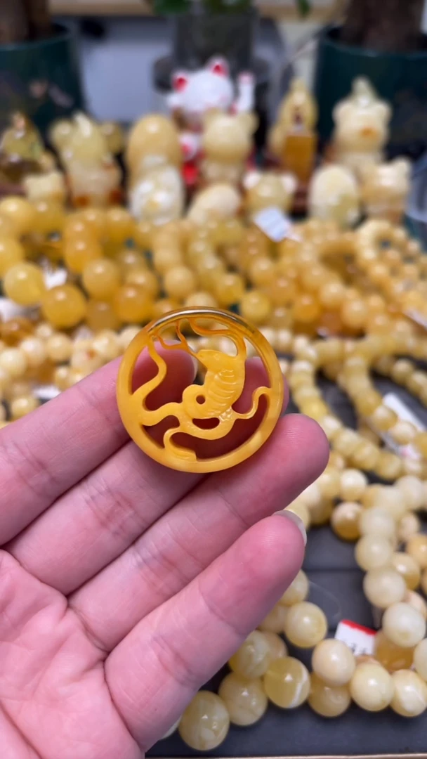 手串琥珀未镶嵌p12特价福利 老蜜蜡仿古雕刻件 4.77克