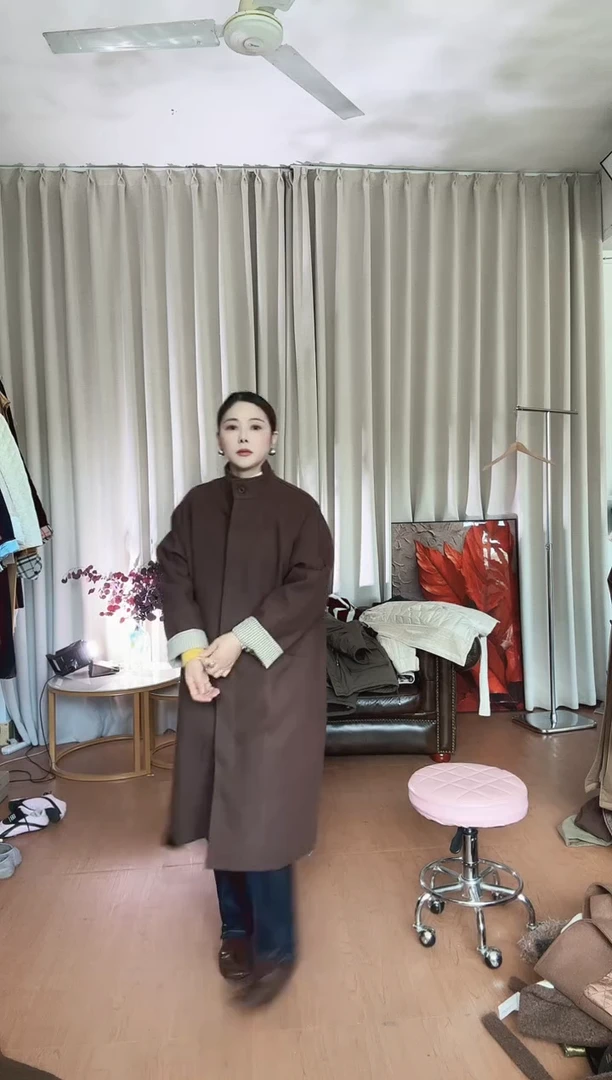 6632 更深的深咖色毛呢大衣