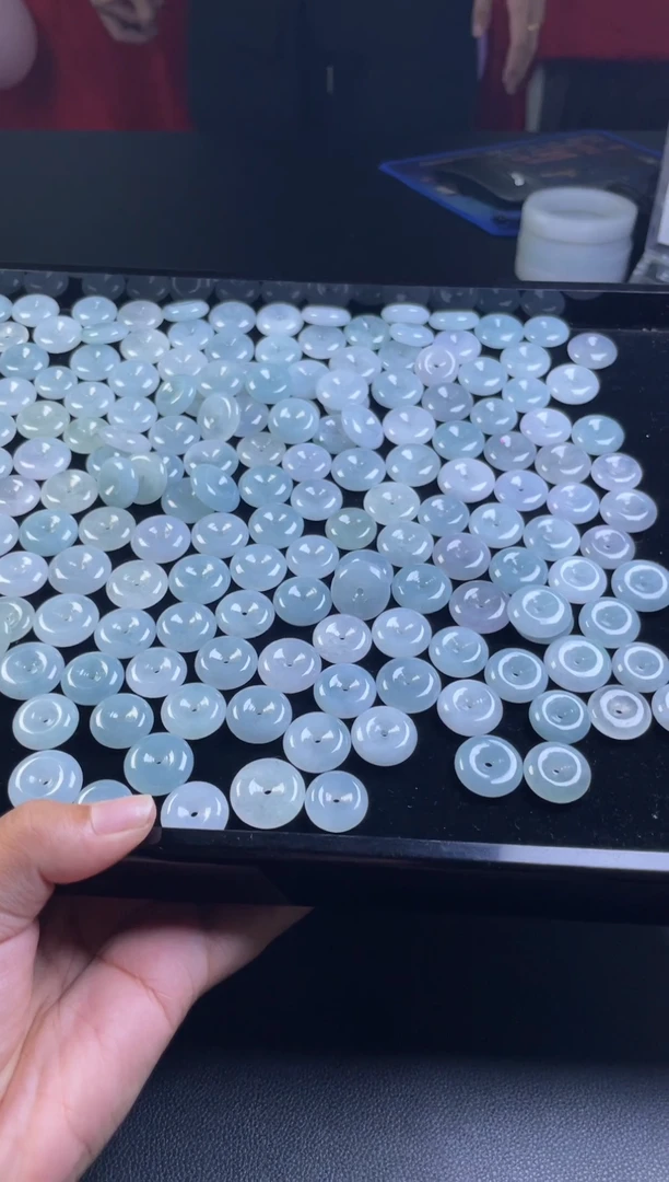 翡翠未镶嵌颈饰平安扣挂件