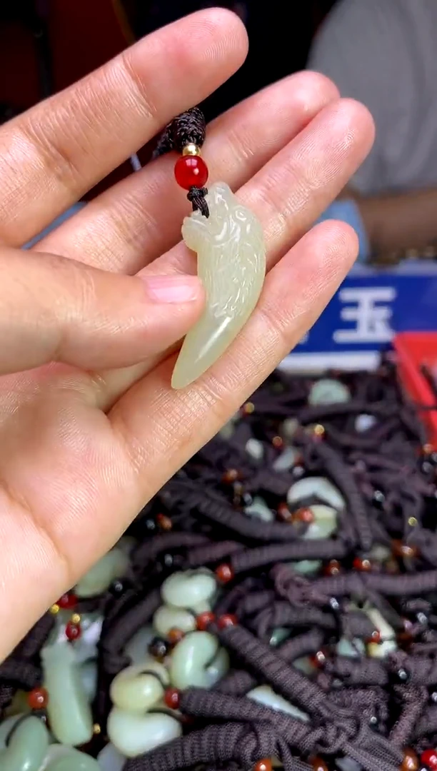 未镶嵌和田玉挂件1