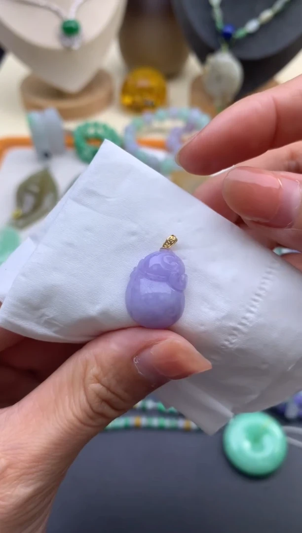 翡翠18K金镶嵌颈饰翡翠