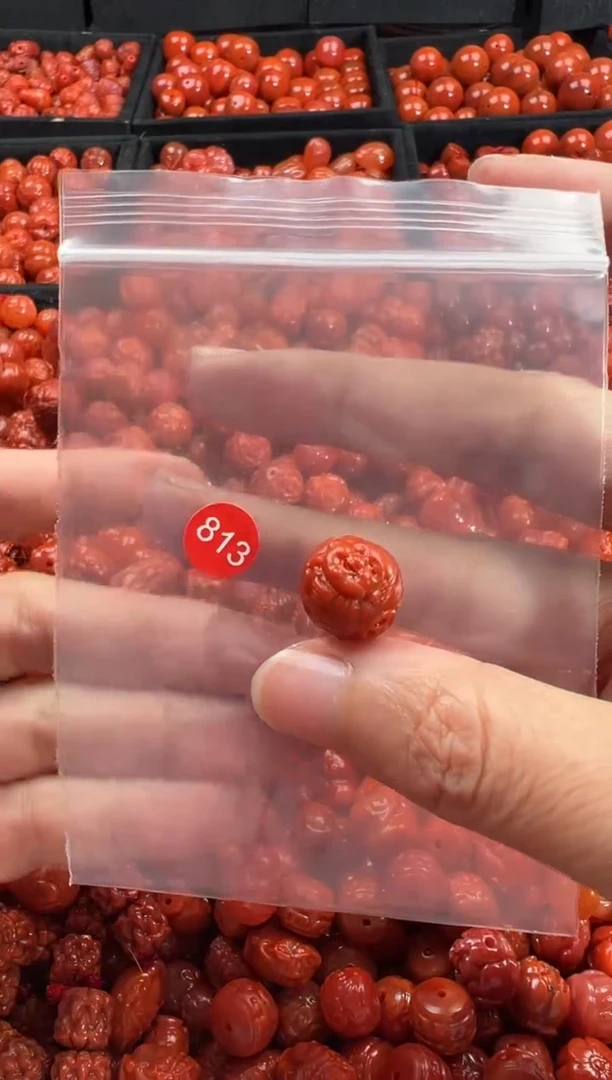 颈饰未镶嵌南红玛瑙1