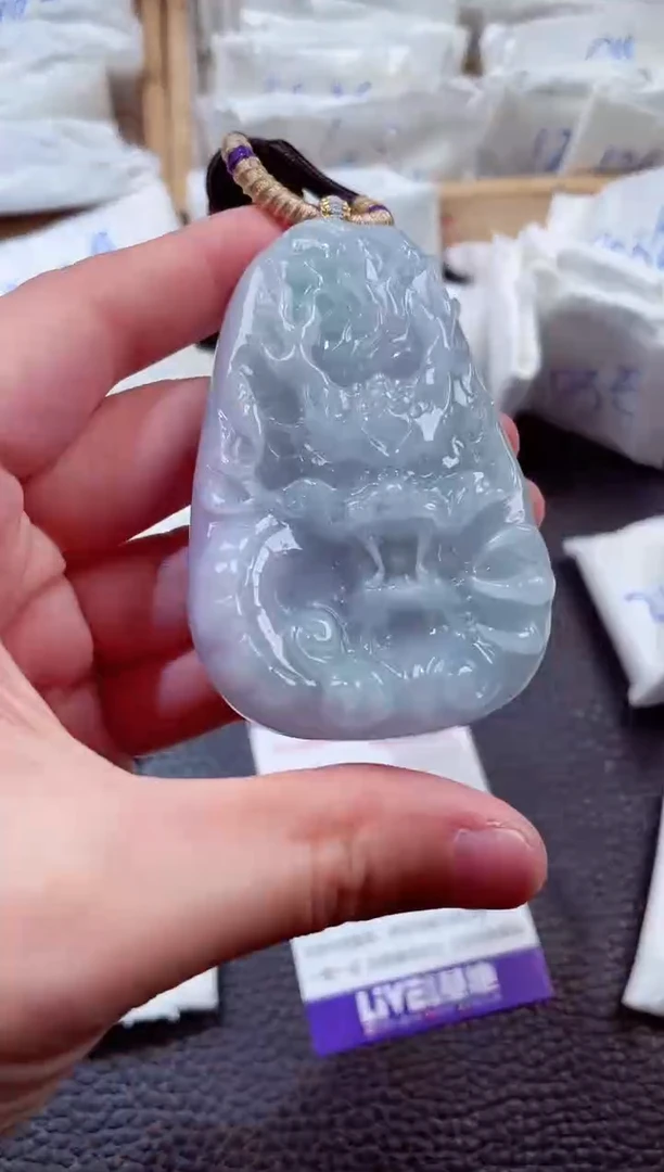 翡翠未镶嵌颈饰00005665