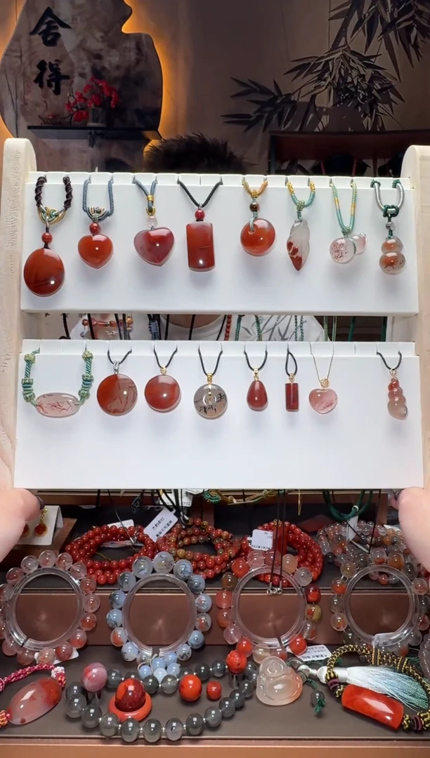 未镶嵌（吊坠展示链接，感兴趣的可以点菜）南红玛瑙