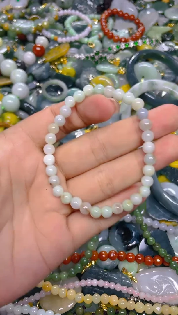 颈饰未镶嵌翡翠5MM/ S /翡翠A货，一件也是批发价