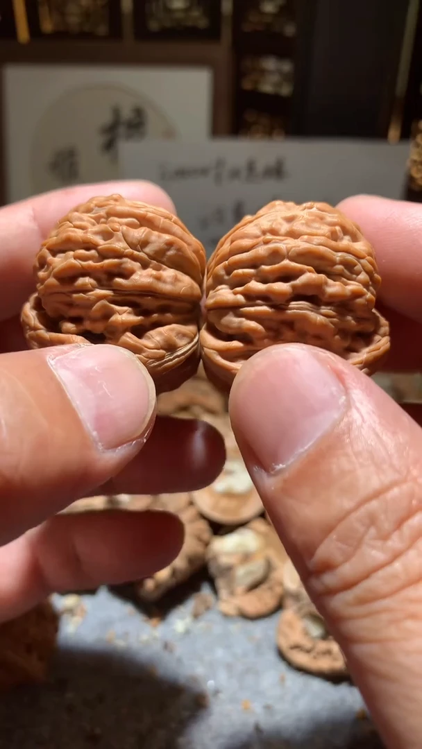 文玩核桃把件【核缘雅趣】38左右汉高楼，同尺寸随机发      矮桩