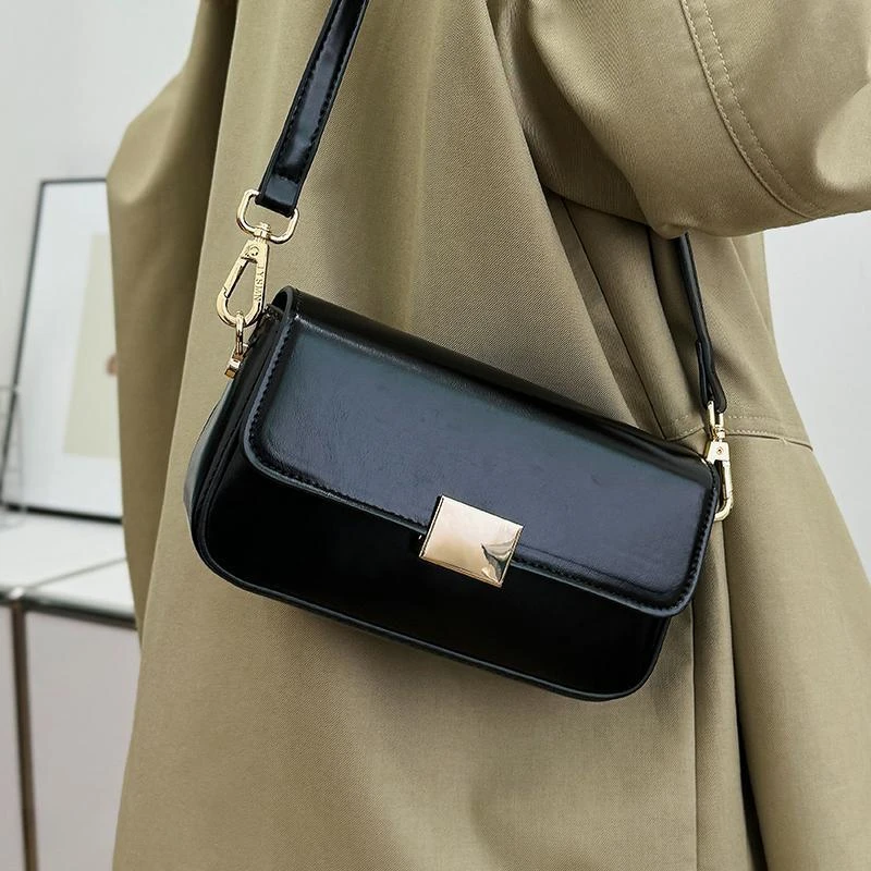 高级质感小包包女2025新款时尚百搭斜挎包春夏季爆款链条包小方包