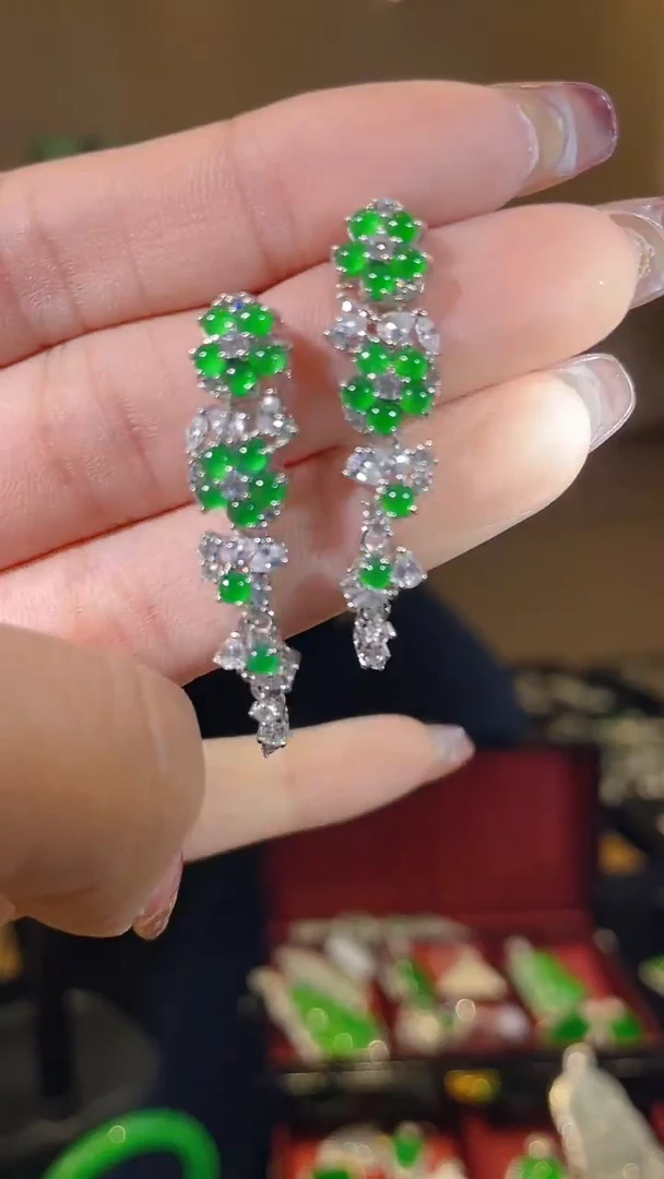 【闪购商品】翡翠耳饰银S925镶嵌天然翡翠A货