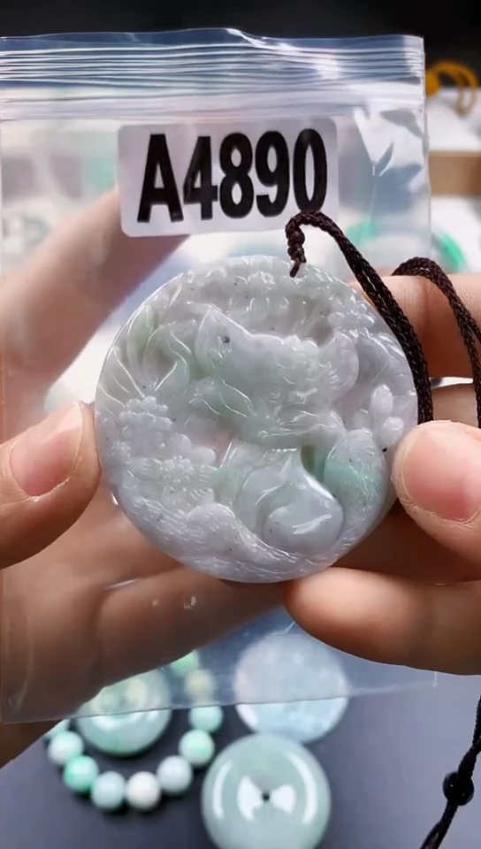 颈饰未镶嵌翡翠天然翡翠吊坠挂件