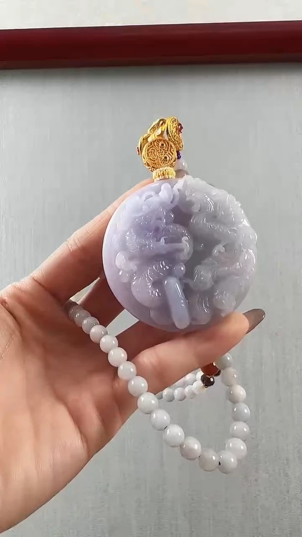 翡翠未镶嵌颈饰龙凤呈祥