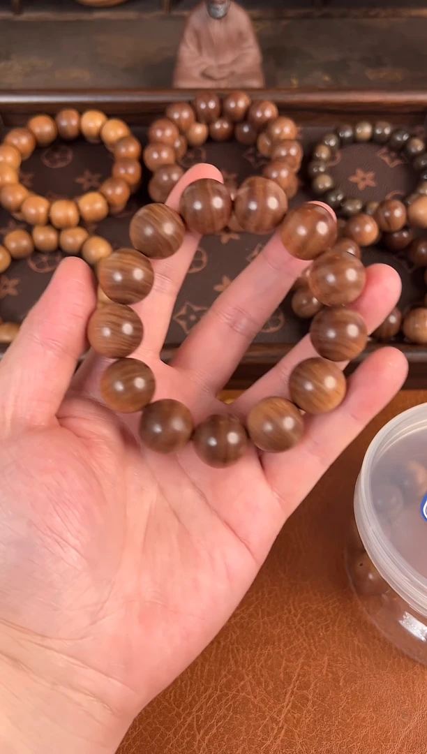 檀香木木头款博***电迈索尔正区老山檀横纹黑肉虎皮纹1.8