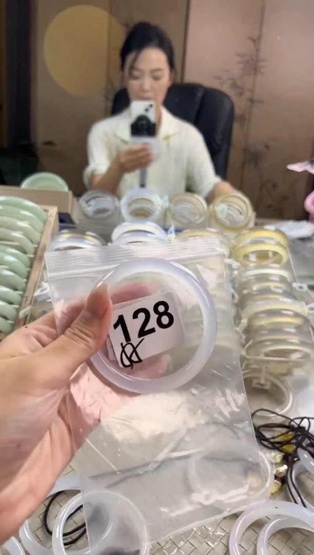手镯玛瑙/玉髓未镶嵌128