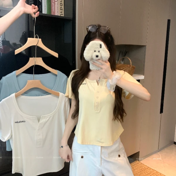 微胖大码夏装设计感欧若风简约百搭上衣刺绣字母半开领短袖T恤女