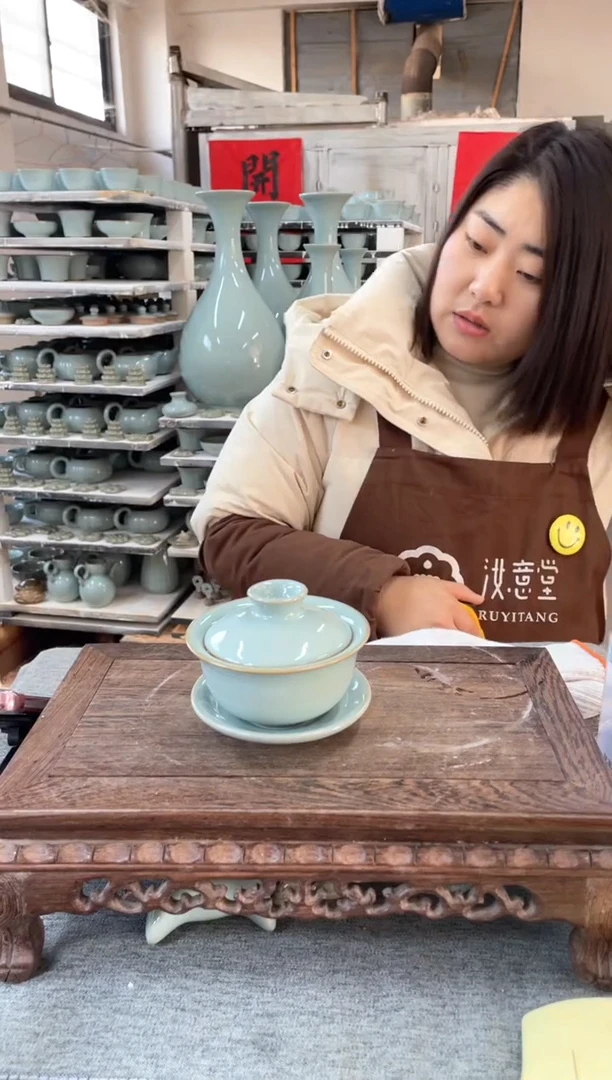 【闪购商品】瓷片天青小元宝盖碗。。