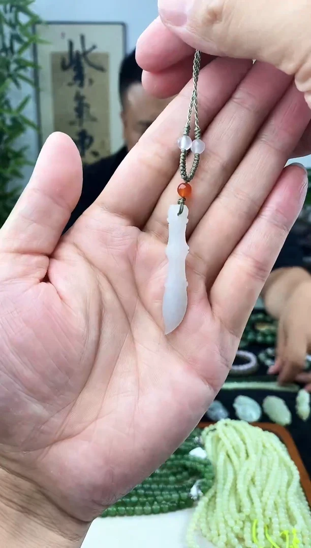 和田玉未镶嵌颈饰1