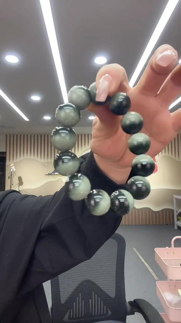 未镶嵌透闪石质玉挂件18手串