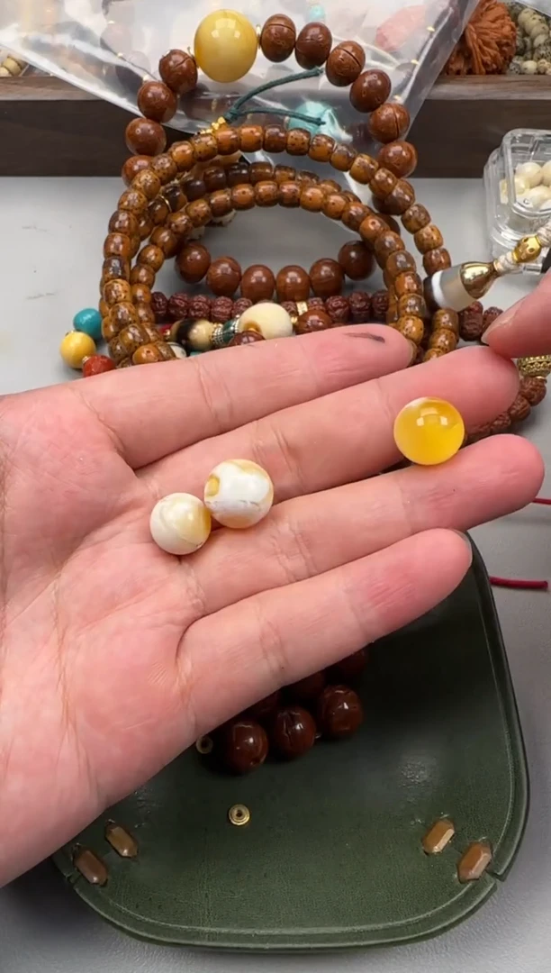 未镶嵌蜜蜡珠宝奇石蜜蜡圆珠