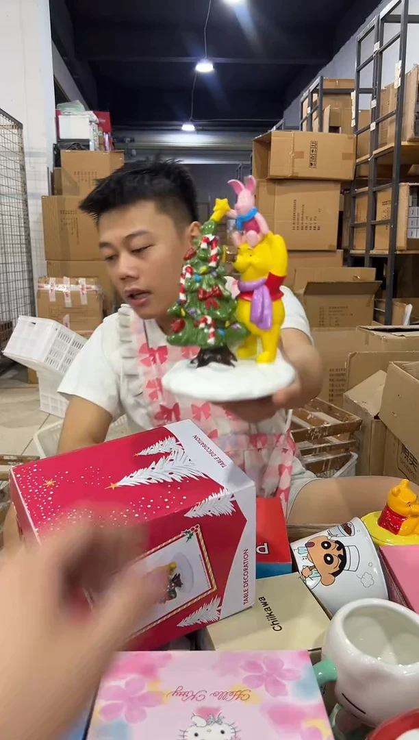 瓷片原盒维尼皮杰猪摆件