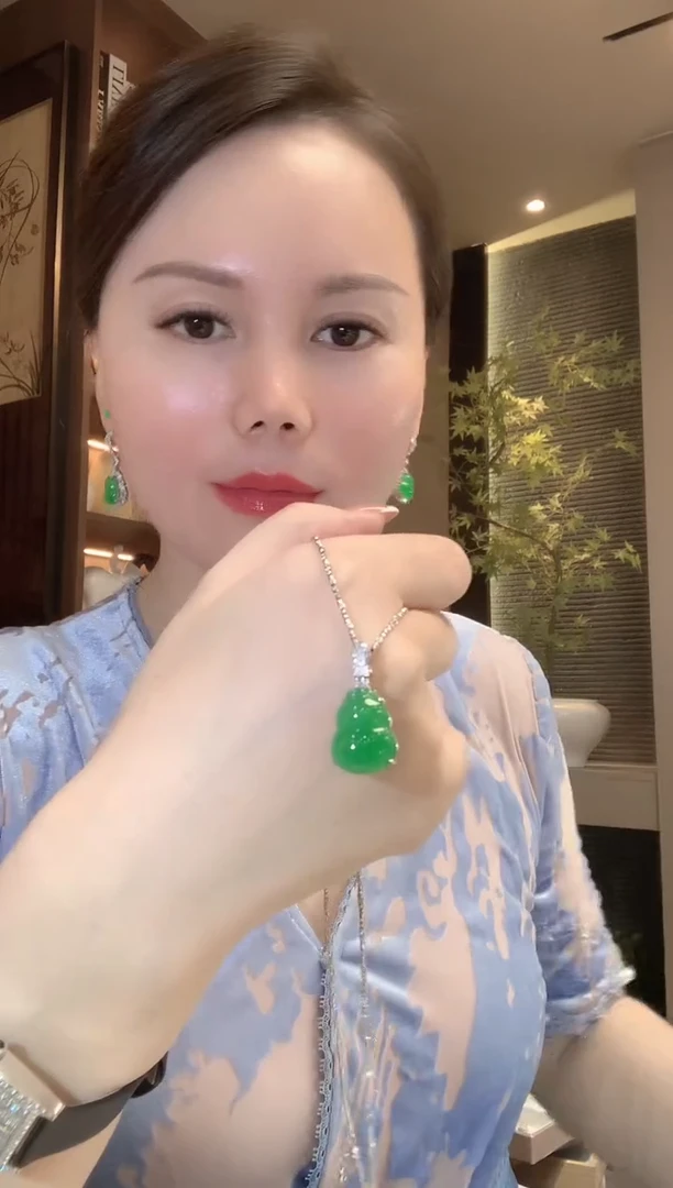 吊坠(不含链)18K金镶嵌翡翠C40