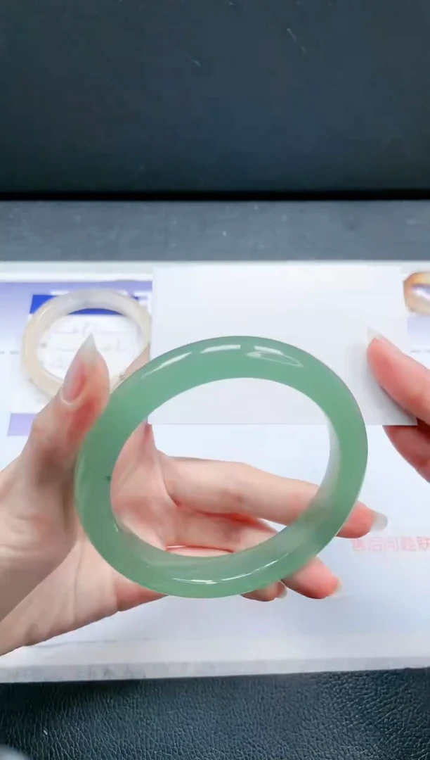 【闪购商品】石英质玉手镯未镶嵌20J298-64