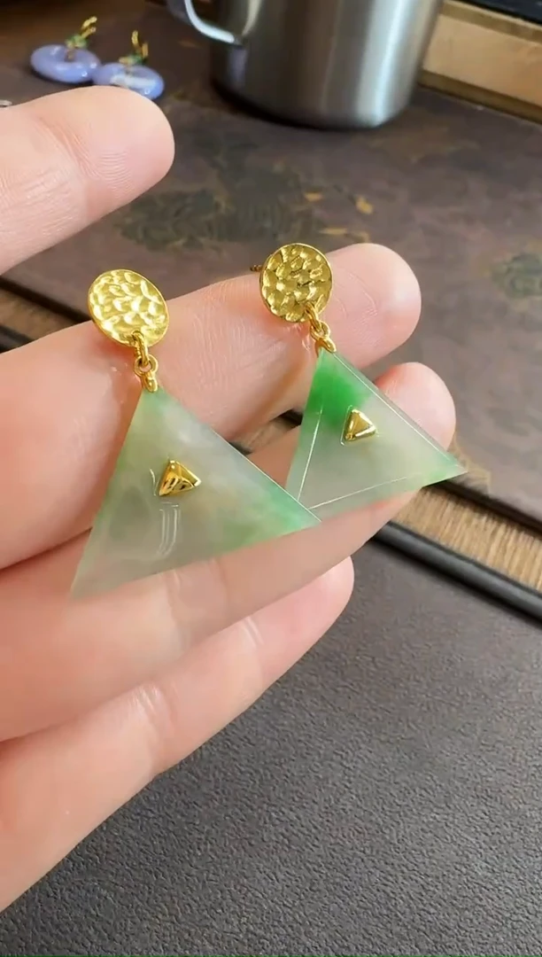 18K金镶嵌翡翠耳饰耳饰