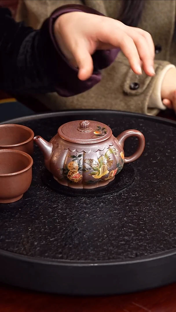 茶壶紫砂陈红 筋纹菊蕾71 紫檀泥  300毫升 配两只杯 双证